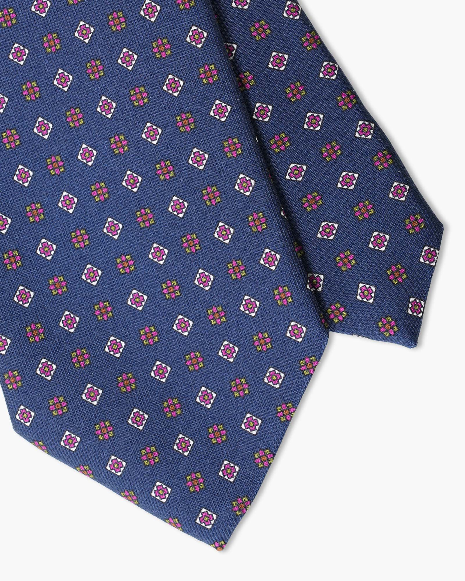 Cravatta in Seta Inglese Stampata – Blu con Fiori Fucsia