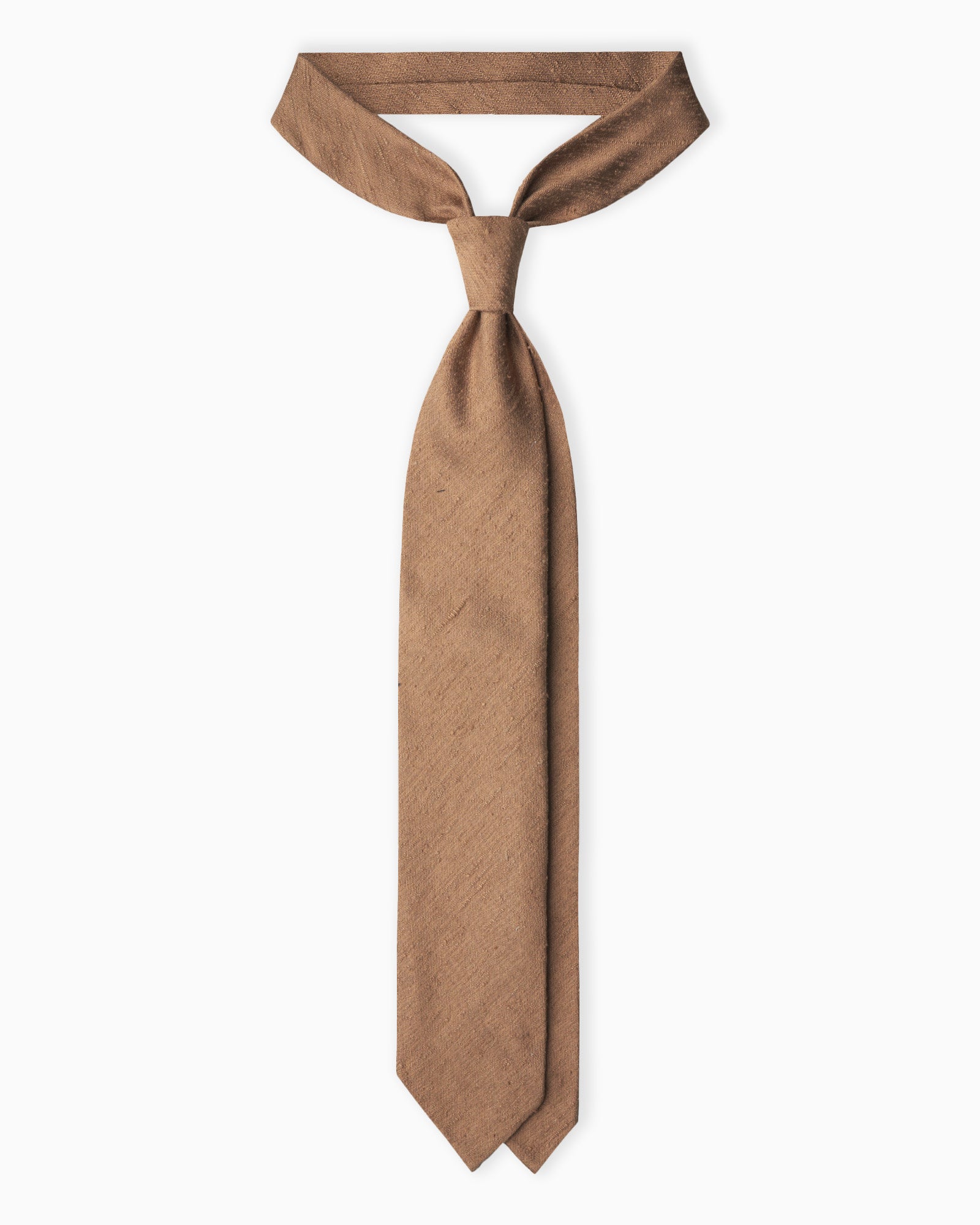 Cravatta in seta shantung cammello fatta a mano in Italia