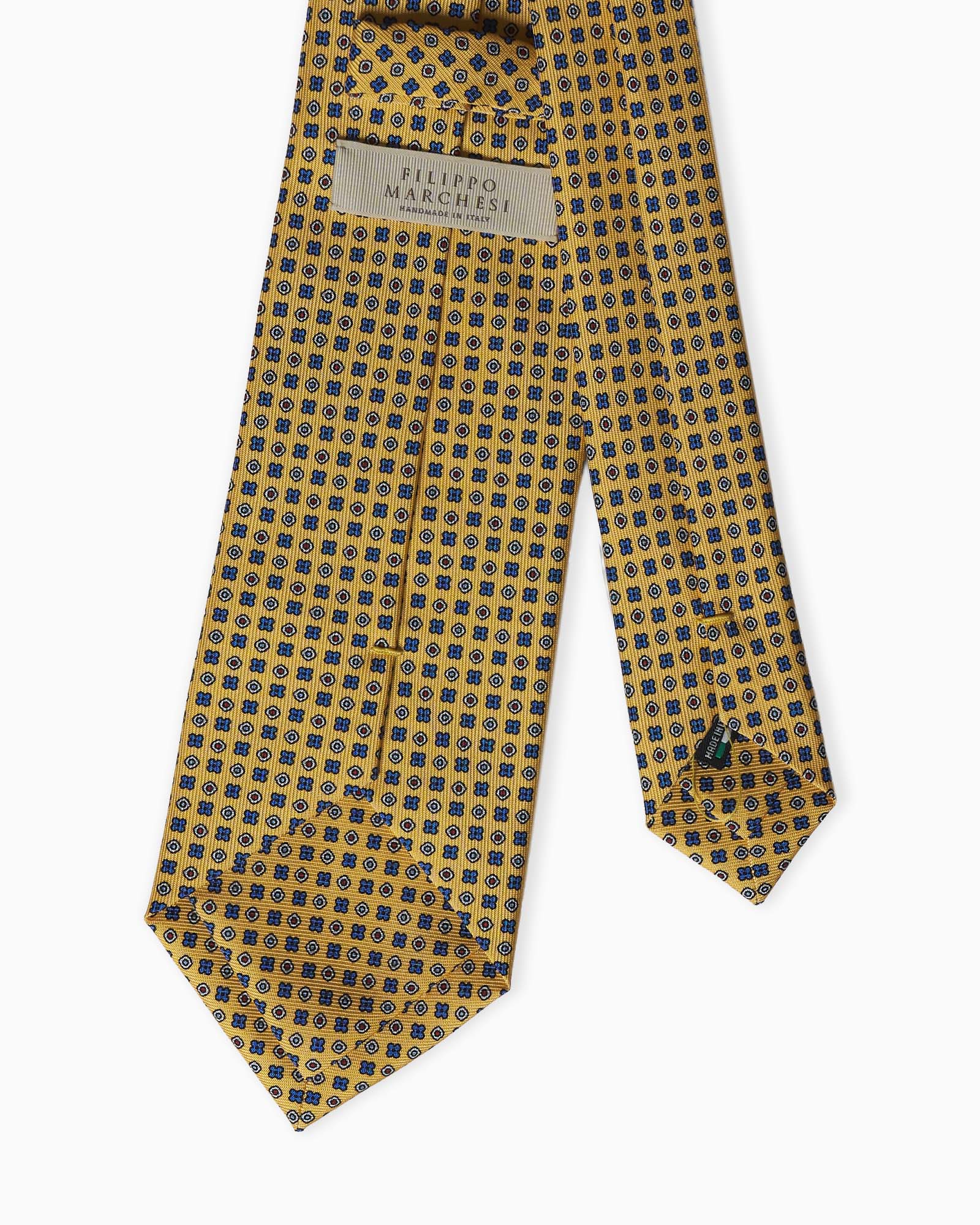 Yellow artisanal English silk tie with elegant micro motif